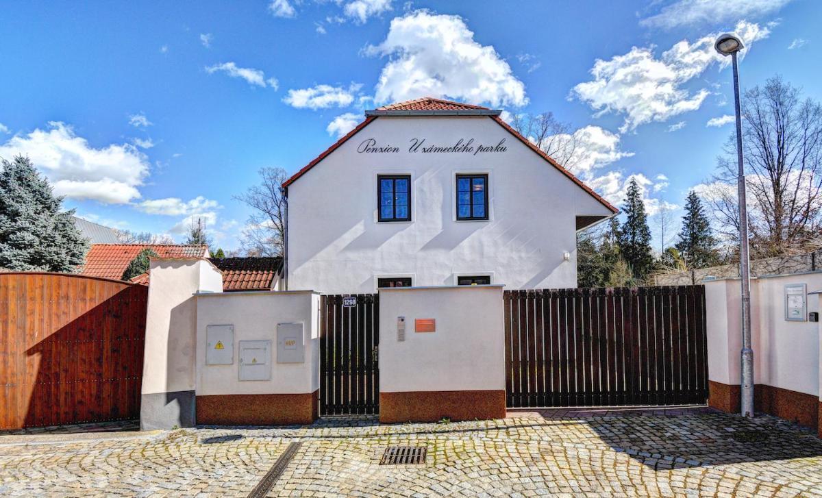 Penzion U Zameckeho Parku Trebon Exterior photo